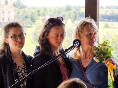 Vypravěčské zákuksky – TisíciHRAn. Vyvrcholení projektu vyprávění příběhů z každodenního života.